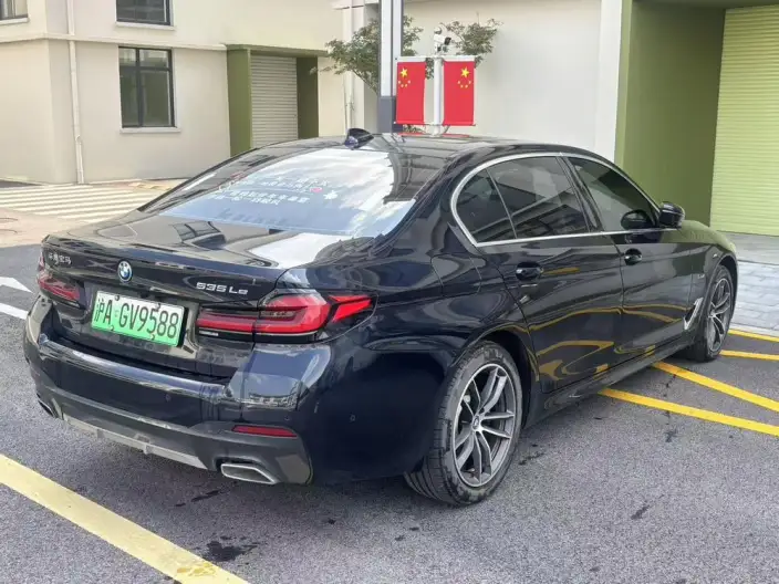 BMW 5 Series PHEV 2022 Model 535Le Luxury Set – фото 6