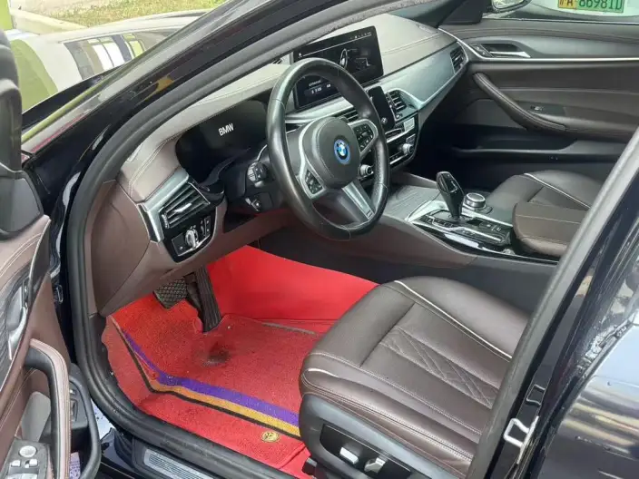 BMW 5 Series PHEV 2022 Model 535Le Luxury Set – фото 8