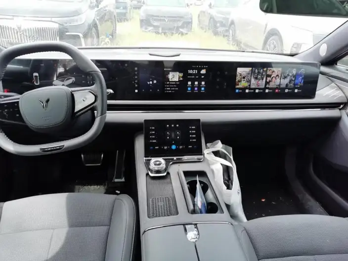 VOYAH Pursuit PHEV 2024 Model Ultra-long Endurance 4WD Ultimate Edition – фото 7