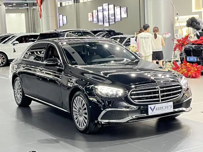 Mercedes-Benz E-Class 2023 Model E 300 L Luxury Model sedan – фото 3