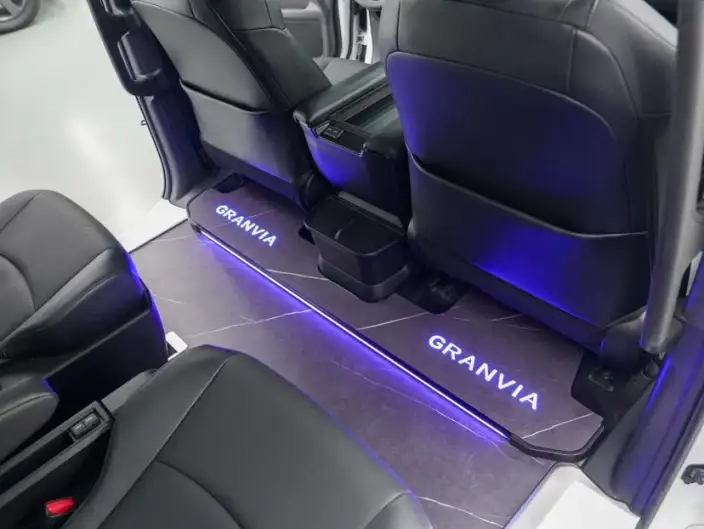 Granvia 2024 Model Intelligent Hybrid 2.5L 4WD Noble PLUS Edition – фото 8
