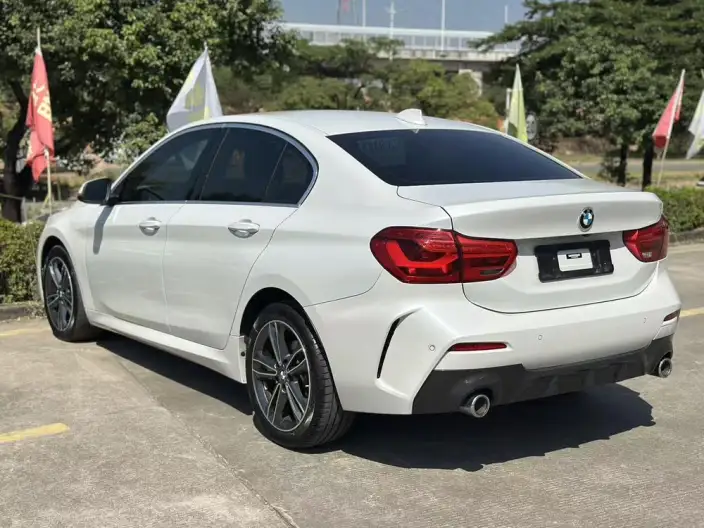 BMW 1 Series 2021 Model 120i M Sports Edition – фото 4