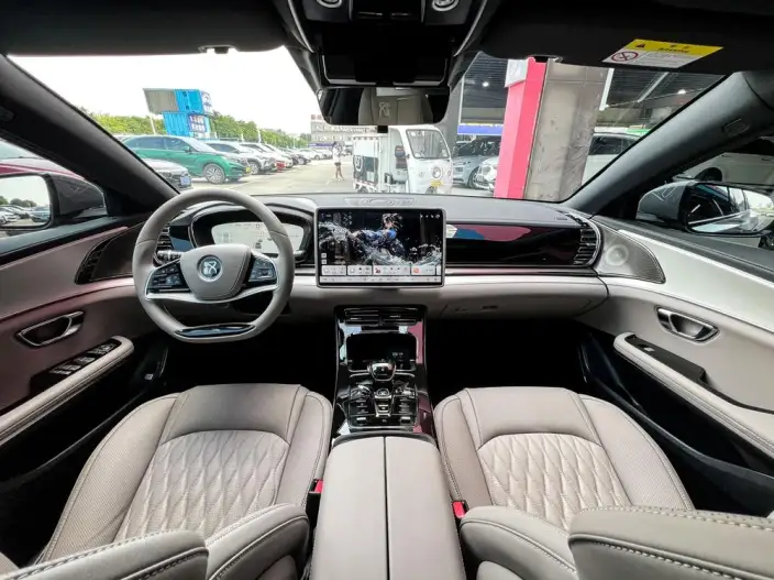 BYD Han DM 2025 Model DM-i 125KM Elite Model – фото 9