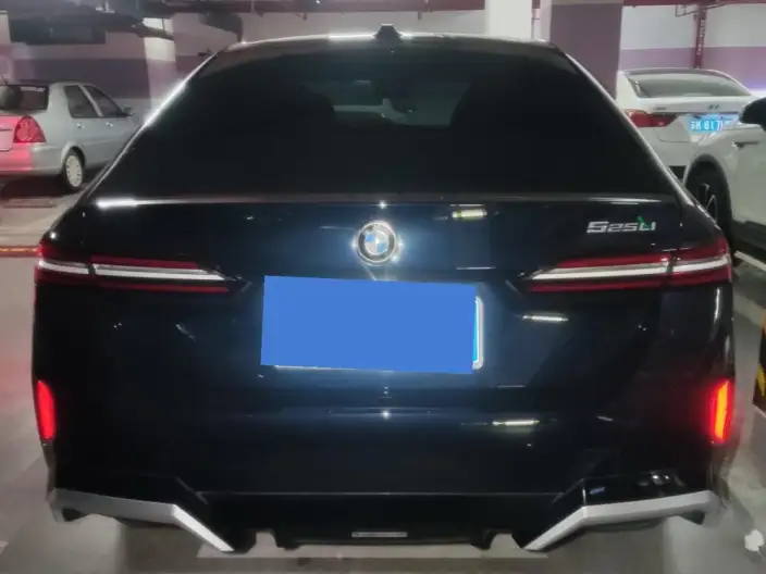 BMW 5 Series 2024 Model 525Li M Sports Set – фото 3