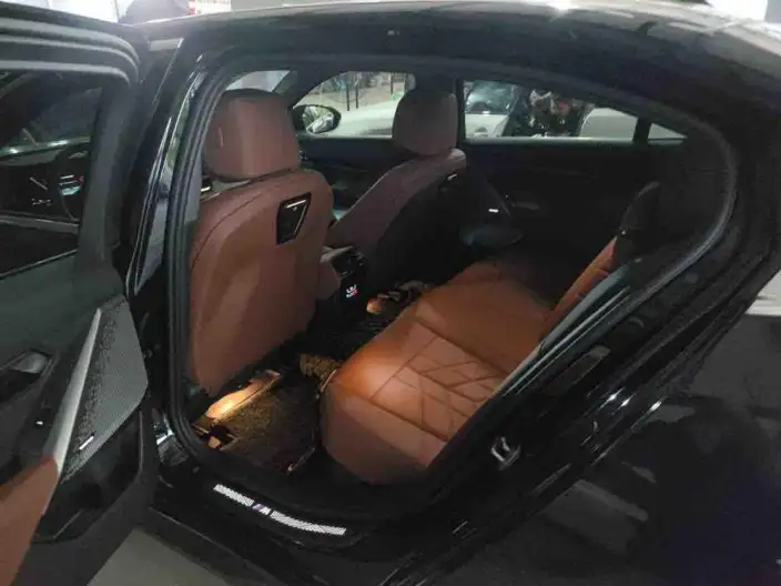 BMW 5 Series 2024 Model 525Li M Sports Set – фото 9