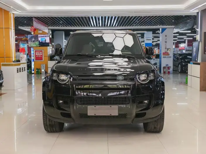 Land Rover Defender 2025 Model 110 3.0T P400 HSE X-Dynamic – фото 2