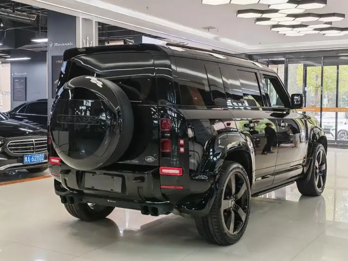 Land Rover Defender 2025 Model 110 3.0T P400 HSE X-Dynamic – фото 6