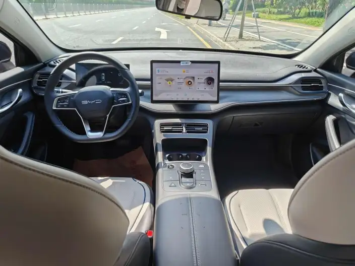 BYD Destroyer 05 2024 Model Honor Edition DM-i 55KM Luxury Model – фото 7