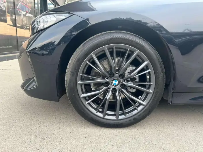 BMW 3 Series 2023 Model 325i M Sports Night Set – фото 7