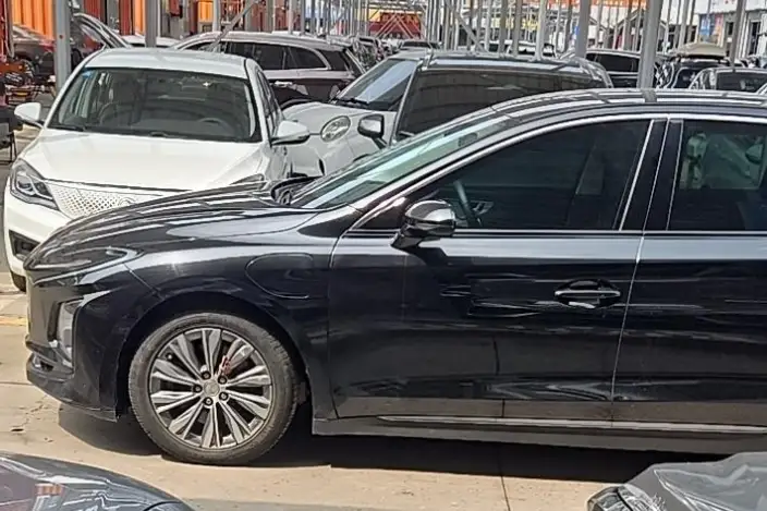 Hongqi E-QM5 2023 Model 620KM PLUS Edition – фото 9