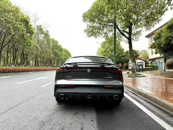 Changan UNI-V 2022 Model 1.5T Smart Pilot Model – фото 5