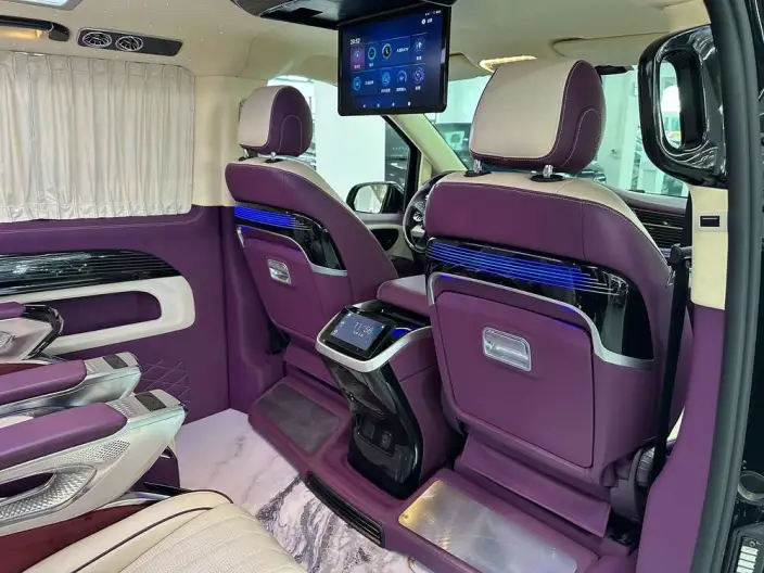 Viano 2023 Model 2.0T Elite Edition 7 seat – фото 2
