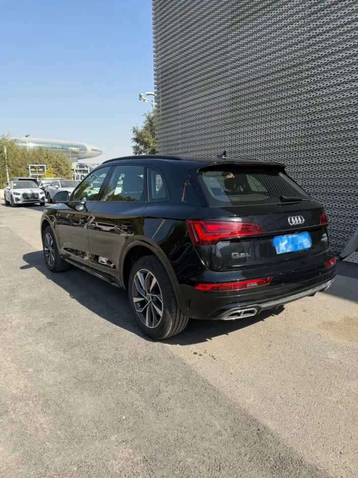 Audi Q5L 2025 Model 40TFSI Luxury Dynamic Model – фото 4