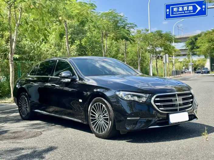 Mercedes-Benz E-Class 2024 Model E 260 L sedan – фото 3