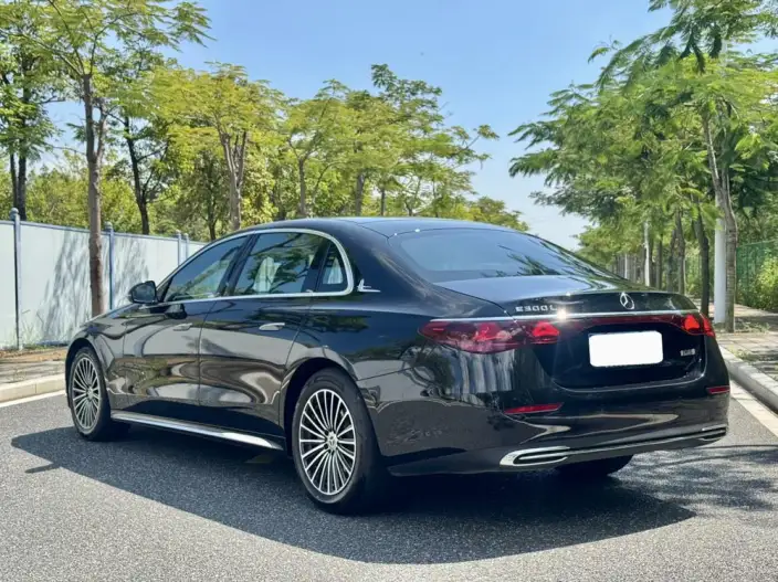 Mercedes-Benz E-Class 2024 Model E 260 L sedan – фото 4