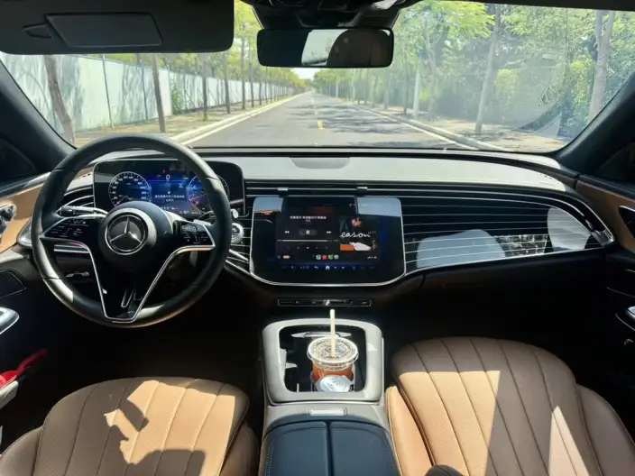 Mercedes-Benz E-Class 2024 Model E 260 L sedan – фото 7