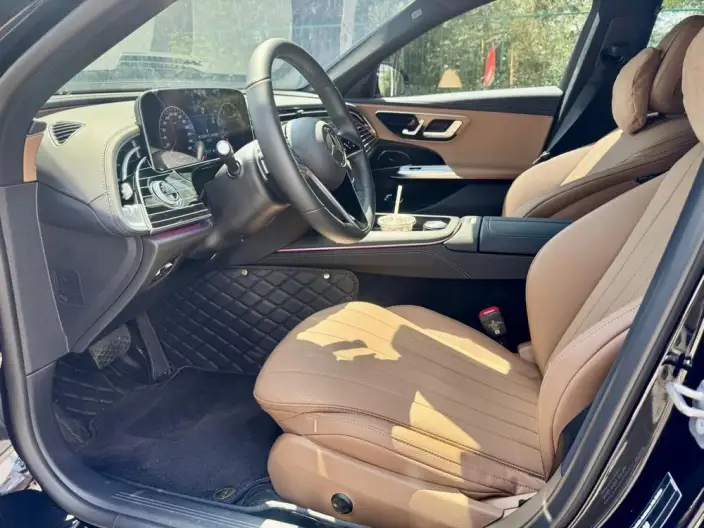 Mercedes-Benz E-Class 2024 Model E 260 L sedan – фото 8
