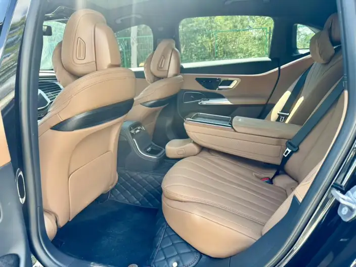Mercedes-Benz E-Class 2024 Model E 260 L sedan – фото 9