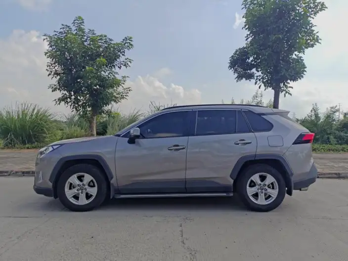 Toyota RAV4 2022 Model 2.0L CVT 2WD Urban Edition – фото 3