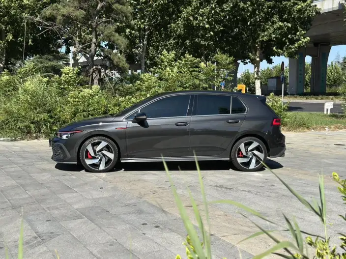 Volkswagen Golf GTI 2023 Model 380TSI DSG GTI – фото 4