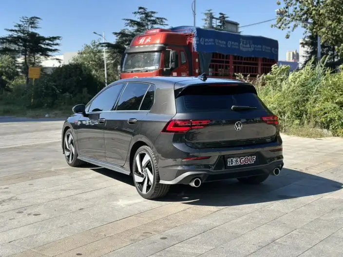 Volkswagen Golf GTI 2023 Model 380TSI DSG GTI – фото 5