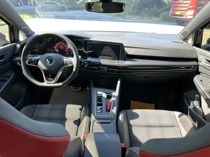 Volkswagen Golf GTI 2023 Model 380TSI DSG GTI – фото 8