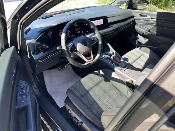 Volkswagen Golf GTI 2023 Model 380TSI DSG GTI – фото 10