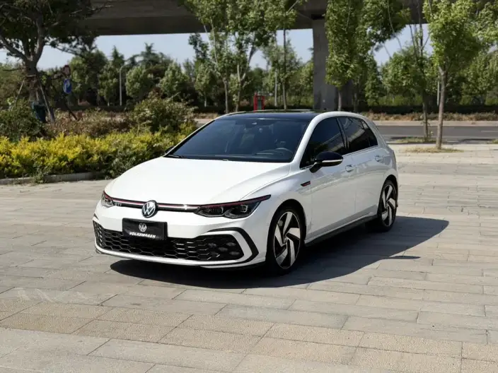 Volkswagen Golf GTI 2023 Model 380TSI DSG GTI – фото 1