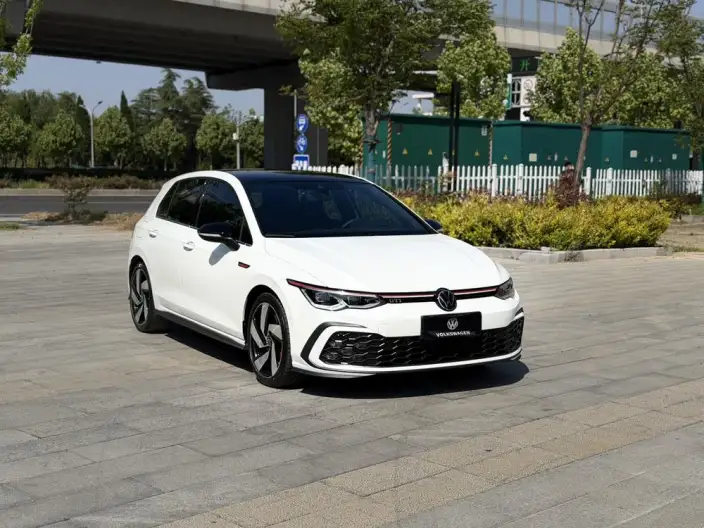 Volkswagen Golf GTI 2023 Model 380TSI DSG GTI – фото 3