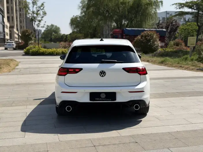 Volkswagen Golf GTI 2023 Model 380TSI DSG GTI – фото 6