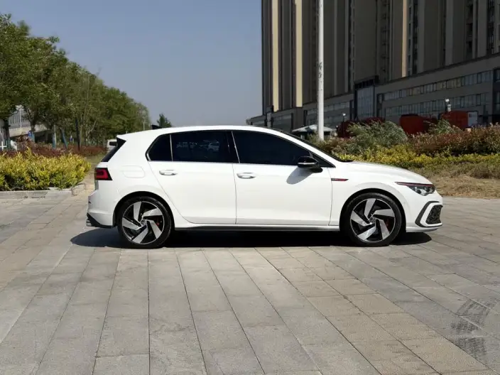 Volkswagen Golf GTI 2023 Model 380TSI DSG GTI – фото 8