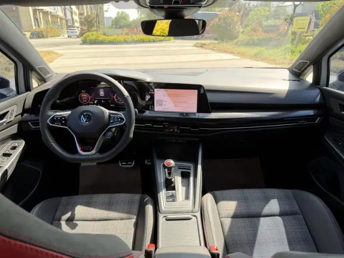 Volkswagen Golf GTI 2023 Model 380TSI DSG GTI – фото 9
