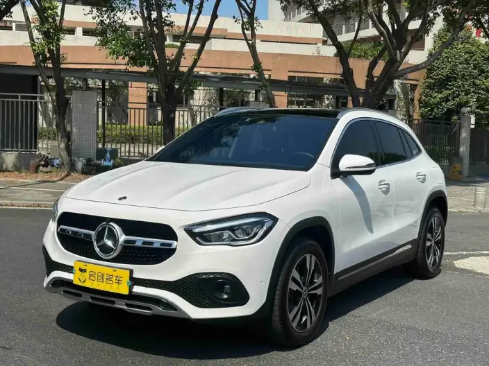Mercedes-Benz GLA 2023 Model GLA 220 – фото 1