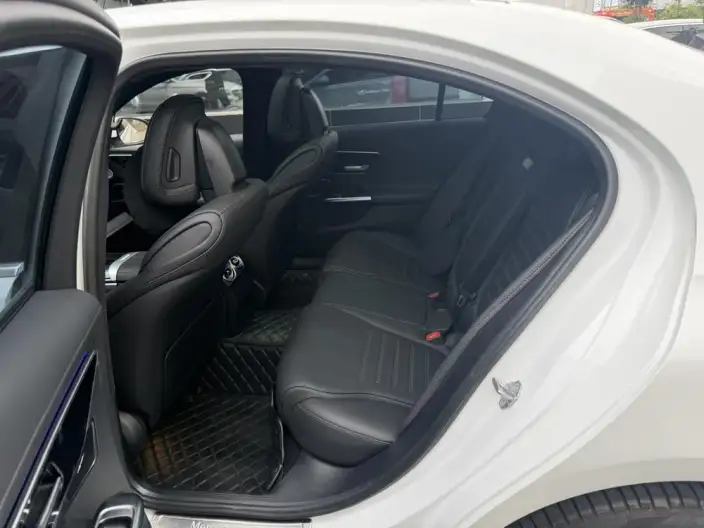 Mercedes-Benz C-Class 2023 Model C 260 L Sports Edition – фото 9