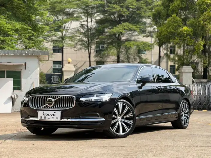 Volvo S90 2023 Model B5 Smart Range Deluxe Edition – фото 1