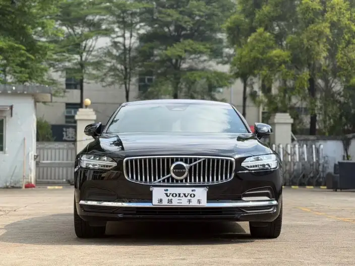 Volvo S90 2023 Model B5 Smart Range Deluxe Edition – фото 2