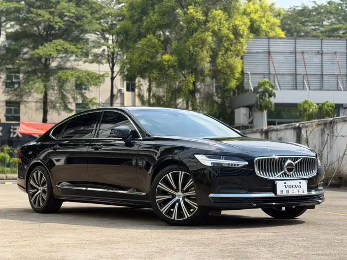Volvo S90 2023 Model B5 Smart Range Deluxe Edition – фото 3