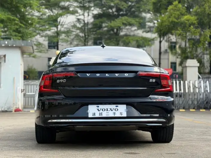Volvo S90 2023 Model B5 Smart Range Deluxe Edition – фото 5