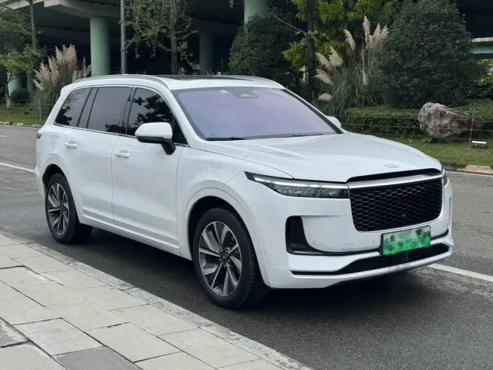 Li Auto ONE 2021 Model Extended Range 6 seat Edition – фото 3