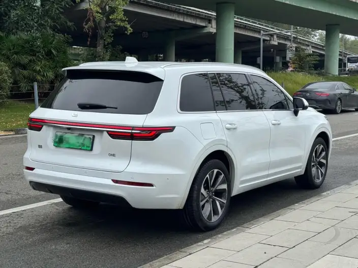 Li Auto ONE 2021 Model Extended Range 6 seat Edition – фото 6
