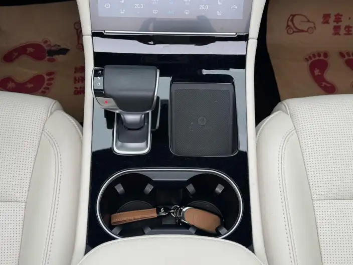 Li Auto ONE 2021 Model Extended Range 6 seat Edition – фото 8