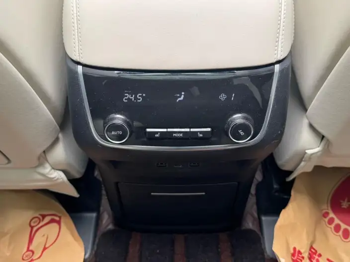 Li Auto ONE 2021 Model Extended Range 6 seat Edition – фото 10