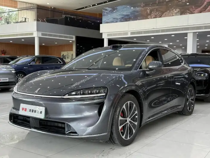 Luxeed R7 2025 Model Extended Range 53.4kWh Ultra 4WD Edition – фото 1