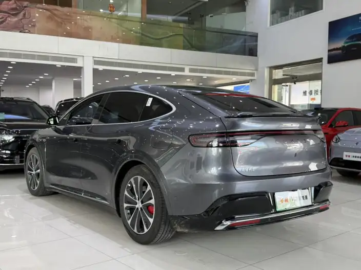 Luxeed R7 2025 Model Extended Range 53.4kWh Ultra 4WD Edition – фото 5