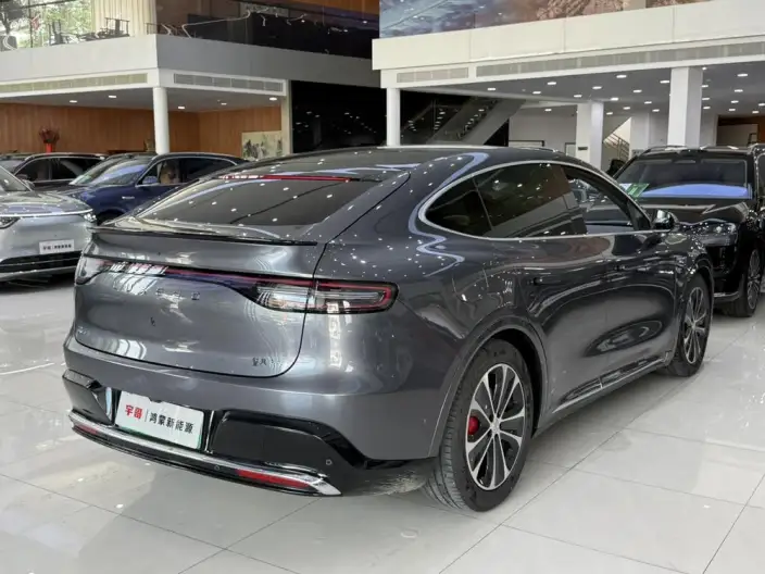 Luxeed R7 2025 Model Extended Range 53.4kWh Ultra 4WD Edition – фото 7
