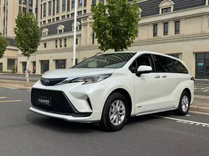 Granvia 2023 Model Intelligent Hybrid 2.5L Comfort Edition – фото 1