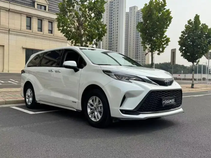 Granvia 2023 Model Intelligent Hybrid 2.5L Comfort Edition – фото 3