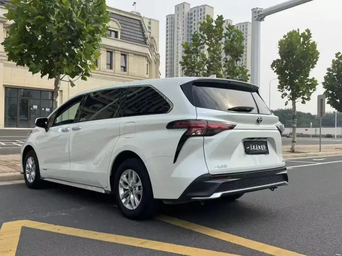 Granvia 2023 Model Intelligent Hybrid 2.5L Comfort Edition – фото 4
