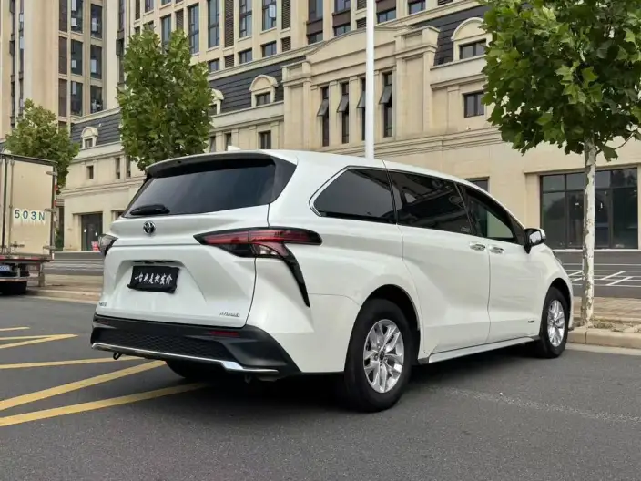 Granvia 2023 Model Intelligent Hybrid 2.5L Comfort Edition – фото 6