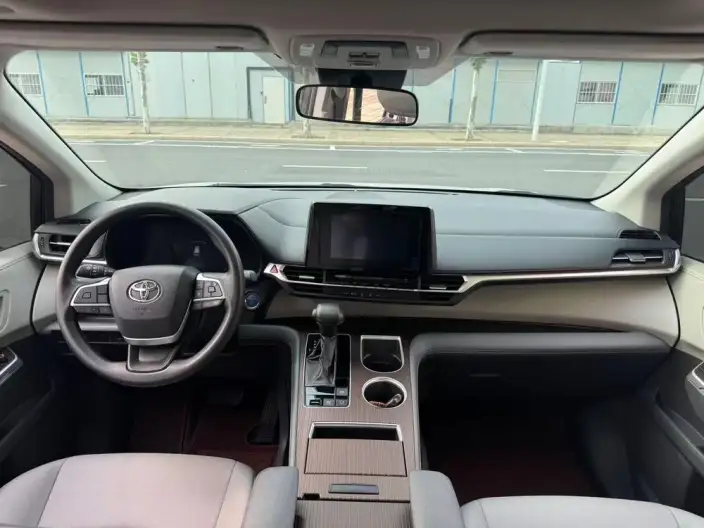 Granvia 2023 Model Intelligent Hybrid 2.5L Comfort Edition – фото 10